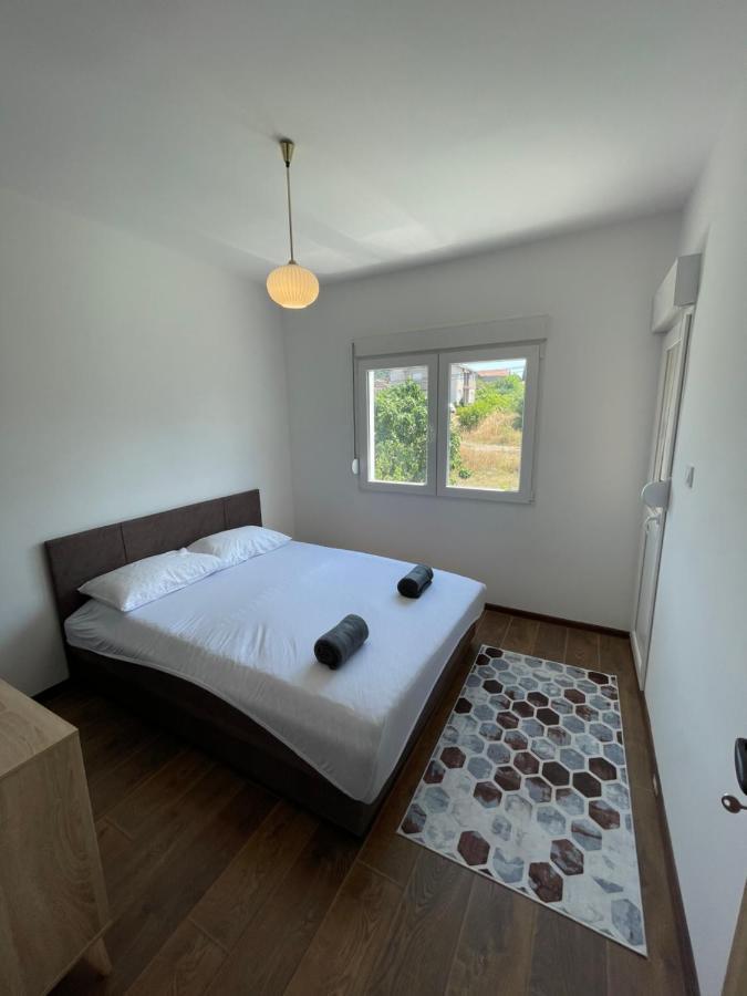 Entire 1-Bedroom Apartment With Free Parking Podgorica Exterior photo